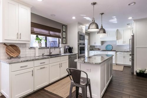 3125 Rustic Woods Dr, Bedford, TX 76021-4060