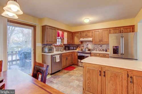 765 Dustin Dr, Lancaster PA  17601-1267 exterior