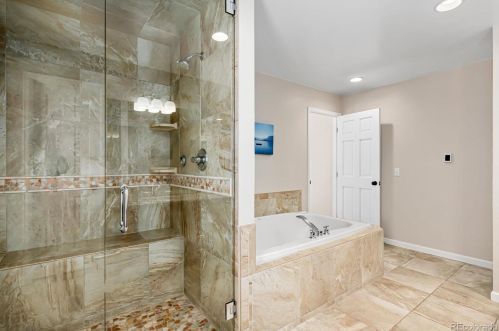 6068 Clinton Ct, Englewood CO 80111-5217 exterior