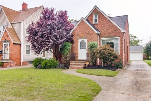 16814 Laverne Ave, Cleveland OH  44135-1930 exterior