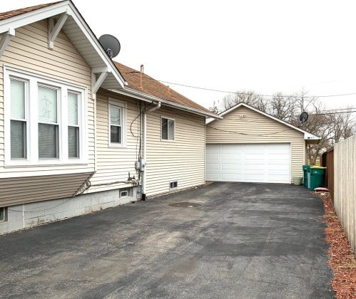 11 Stryker Ave, Joliet, IL 60436-1321