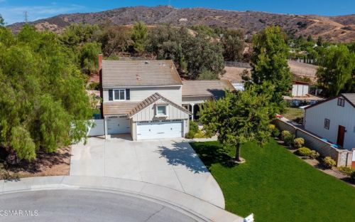 272 Trickling Brook Ct, Simi Valley, CA 93065-5918