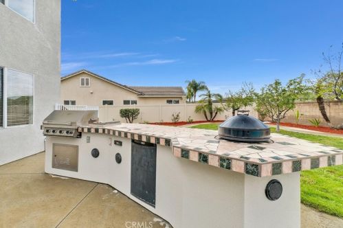 17653 Cedarwood Dr, Riverside CA  92503-7038 exterior