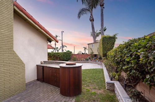 10915 El Coco Cir, Santa Ana CA  92708-5316 exterior