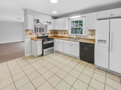 1209 Valerie Woods Dr, Stone Mountain, GA 30083-5258
