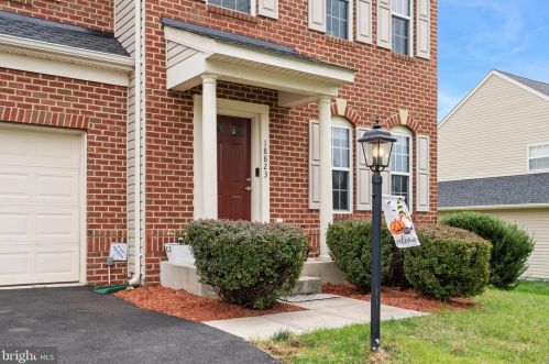 18823 Pier Trail Dr, Triangle VA  22172-2347 exterior