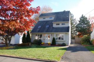 24 Richard Dr, Waldwick, NJ 07463-2025