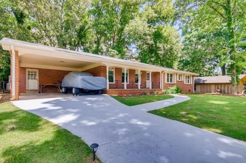 4248 Rocking Chair Ln, Stone Mountain, GA 30083-2413