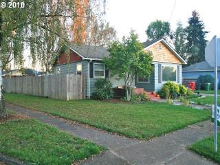 770 Bryan St, Woodburn, OR 97071-5310