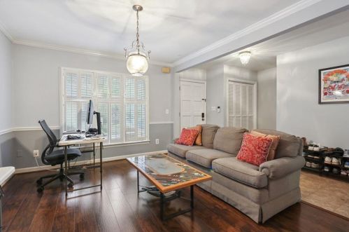 43 Ivy Ridge Dr, Atlanta, GA 30342