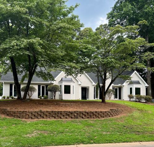 2863 Interlaken Dr, Marietta, GA 30062-5669