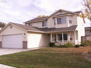 1728 4th Pl, Hermiston, OR 97838-1190