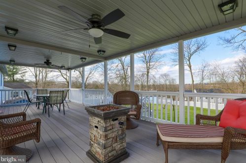 15 Rosewood Dr, Lancaster PA  17603-9329 exterior