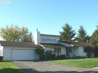 811 Brookhaven Dr, Harbor, OR 97415-8148