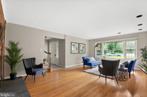 1423 Crestridge Dr, Silver Spring MD 20910-1535 exterior