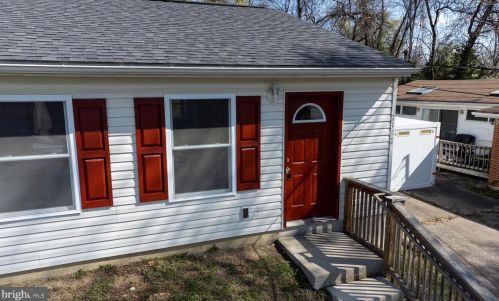 2332 Thornton Rd, Harrisburg, PA 17109-1820