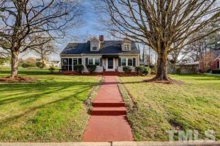 302 Banks St, Graham, NC 27253-2904
