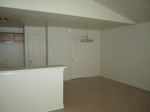 2035 Echo Lake Dr, Dallas TX  75253-5932 exterior