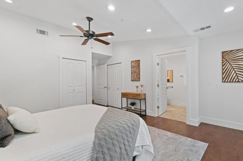 6608 Betty Cook Dr, Austin TX  78723-3313 exterior