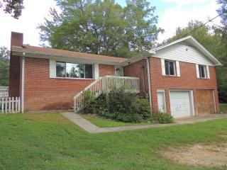23 Timothy Ln, Etowah, NC 28729-7748