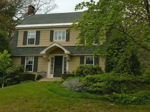 64 Chestnut Hl, Brattleboro, VT 05301-6085