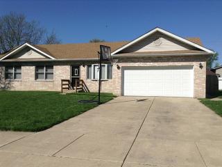 777 Commodore Ln, Porter, IN 46304-9570