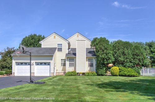 7 Hampshire Ct, Plumsted Township, NJ 08533-2724