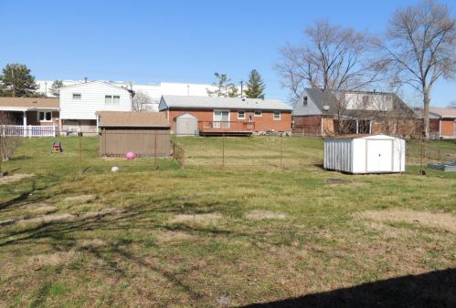 1518 Fawnvista Ln, Cincinnati OH 45246-2038 exterior