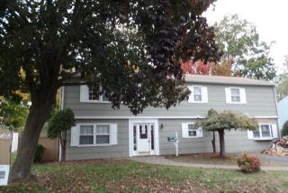 16 Pettom Rd, Norwalk, CT 06850-3113