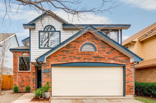 1203 Lone Wolf Trl, Carrollton TX  75007-6246 exterior