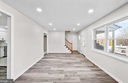 52 Fox Chase Dr, Blenheim NJ  08012-4462 exterior