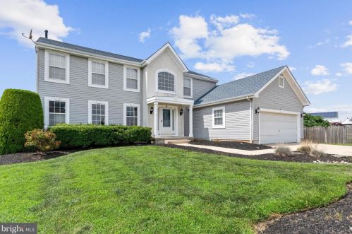 4 Crystal Ct, Erial, NJ 08081-1667