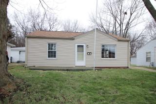 1332 Linden St, Bloomington, IL 61701-1939