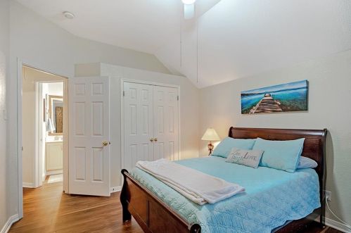 15920 Braesgate Dr, Austin TX  78717-4817 exterior