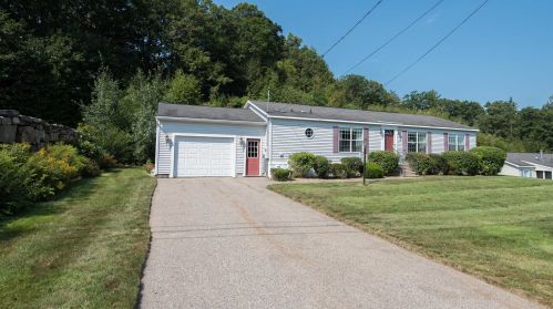 74 Freedom Hill Rd, Hampstead, NH 03841-2115