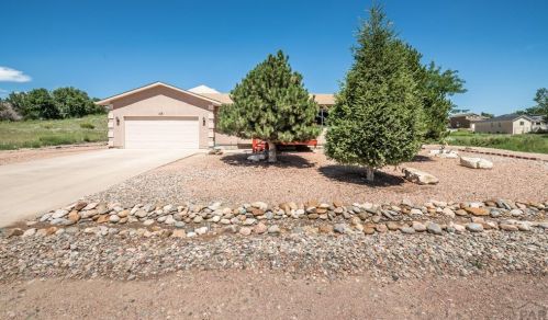 215 Acorn Dr, Pueblo, CO 81007-2601