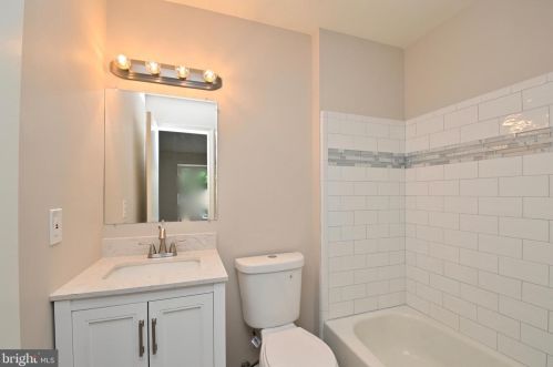 7803 Wintercress Ln, Springfield VA  22152-3842 exterior