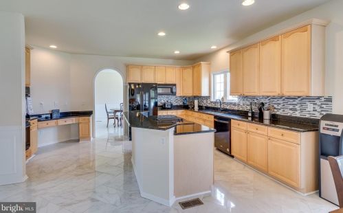 288 Fraser Ct, Charles Town WV  25414-5463 exterior