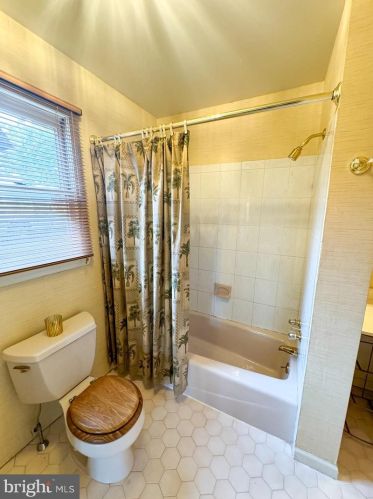 2245 52 St, Philadelphia PA 19131-2312 exterior