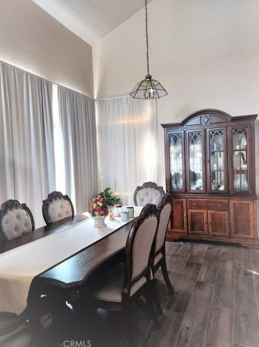 3166 Wicklow Dr, Riverside CA  92503-5805 exterior