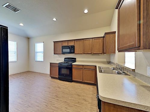 9942 Sterling Place Dr, Conroe TX  77303-2000 exterior