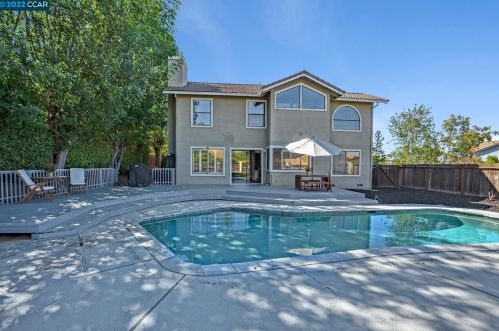 5334 Vista Point Ct, Concord CA  94521-5017 exterior