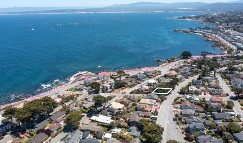 45 Beach St, Del Monte Park, CA 93950-2205