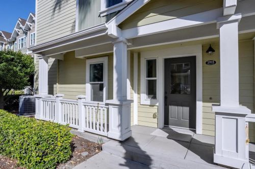 1915 Cambridge Dr, Mountain View, CA 94043-1774