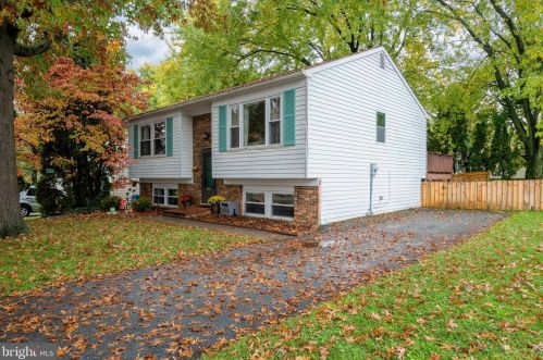 186 Warren Way, Lancaster, PA 17601-3318