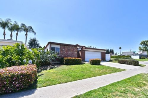 702 Pinehurst Ave, Placentia, CA 92870-4433