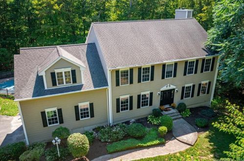 52 Lookout Dr, Sandy Hook, CT 06482-1144