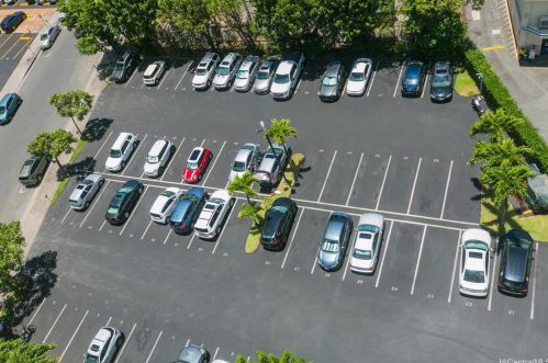 750 Amana St, Honolulu HI  96814-5025 exterior