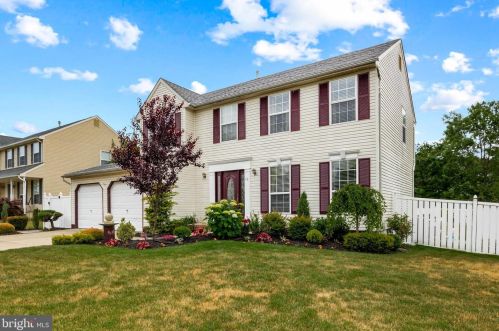 10 Azalea Dr, Erial, NJ 08081-4170