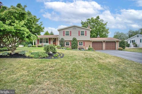 17 Cardinal Dr, Carlisle, PA 17015-4310